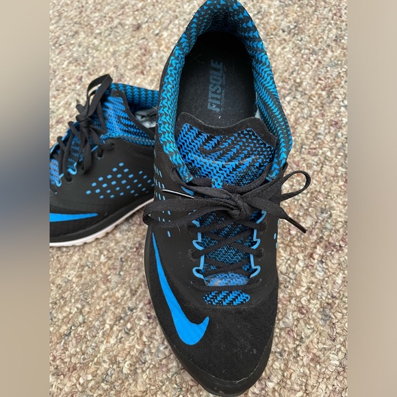 Men’s Nike Shoes - Picture 4 of 5